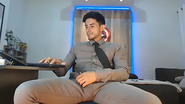 Andrew_4_ on StripChat