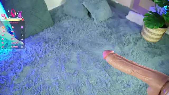 AnnieCouperr on StripChat 