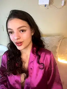 AriaHeavenss on StripChat 