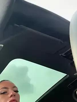 BellaBlackUK from StripChat is Freechat