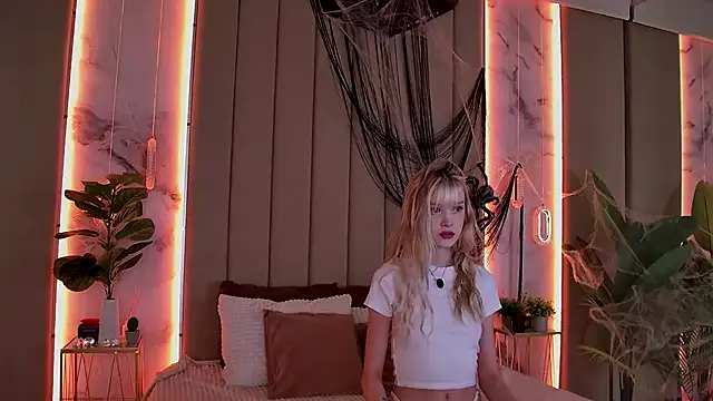 BellaSecrett on StripChat 