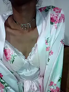 BunnyBloom25 on StripChat 