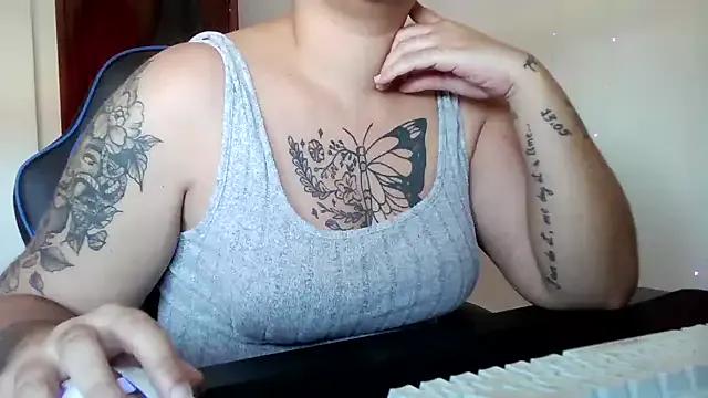 bunnyfox420 on StripChat 