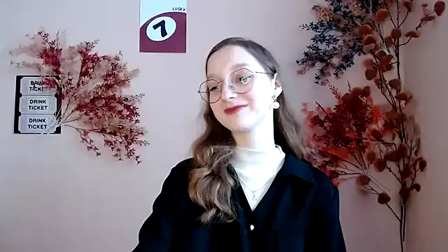 Curlyyy_Girl on StripChat