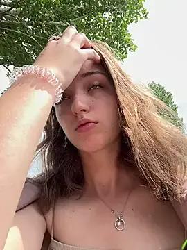 DollyTall on StripChat 