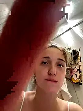 DollyTall on StripChat