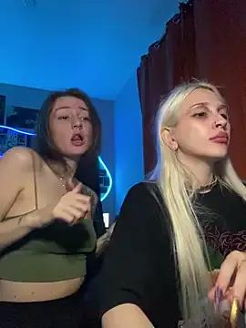 Dooubletroublee on StripChat 