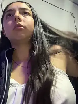 Dulce_1408 — Pinch nipples in public