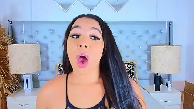 EileenBenzon on StripChat 