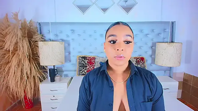 EileenBenzon on StripChat 