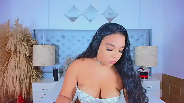 EileenBenzon on StripChat 