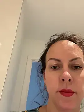 elleblackmagpie on StripChat 