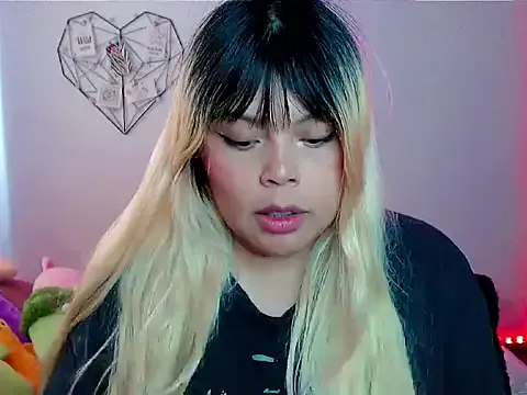 EllieMoonX — Hand Bra <3