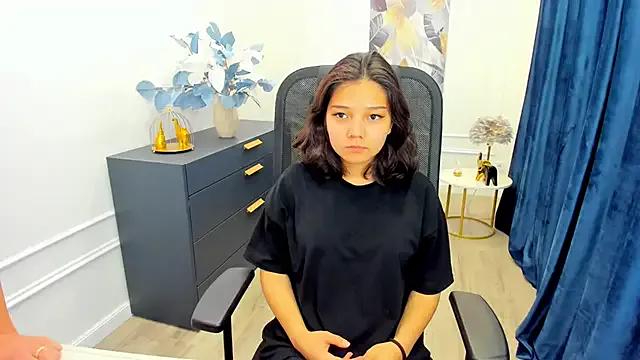 ElliVensda on StripChat 