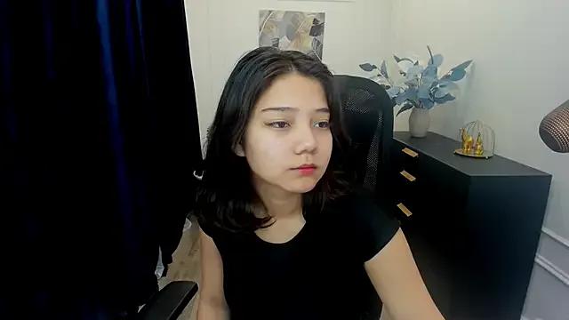 ElliVensda on StripChat 