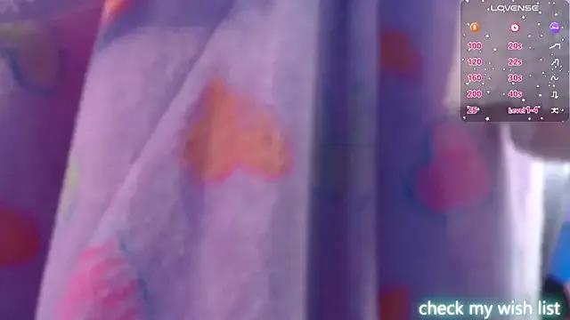 Emerald_gh on StripChat 
