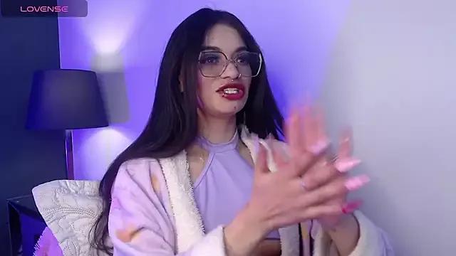 Emerald_gh on StripChat 