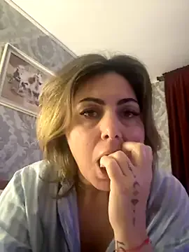 Emma_roqueen on StripChat 