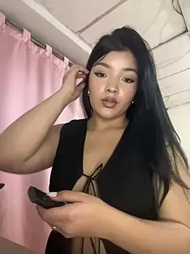 EmmaBlossom on StripChat 