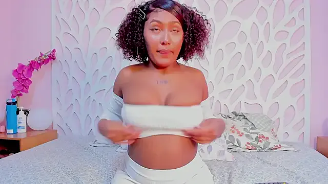 Emmadancer on StripChat 