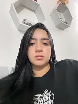 EmmyEvans1 on StripChat 