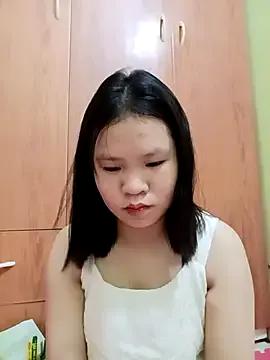 emyeuhss on StripChat 