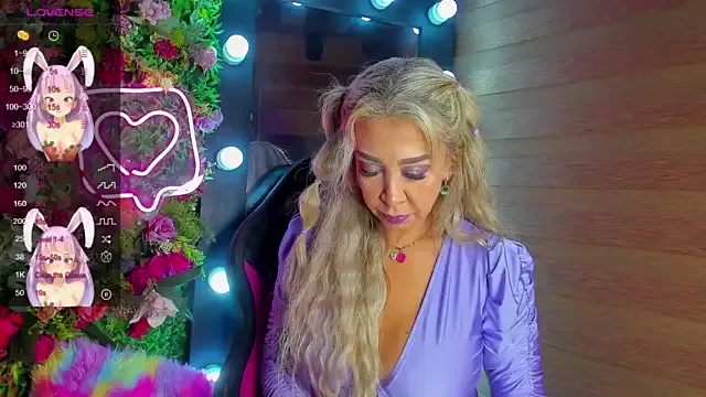 EvelinaGrey on StripChat 