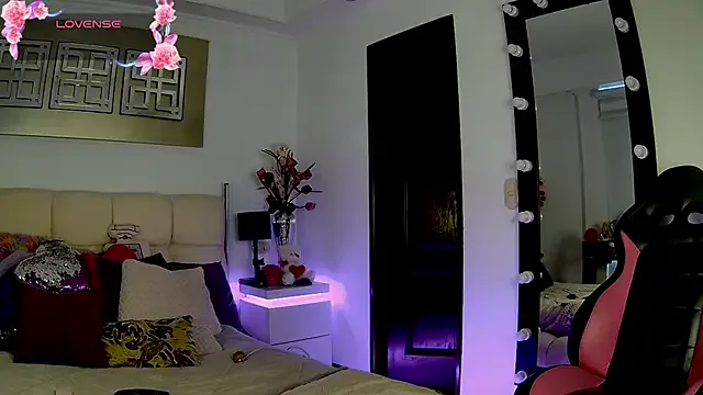 EvelinaGrey on StripChat 