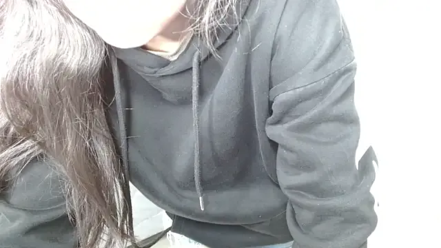 Eymmy_24 on StripChat 