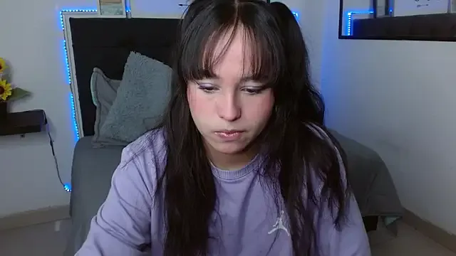 Eymmy_24 on StripChat 