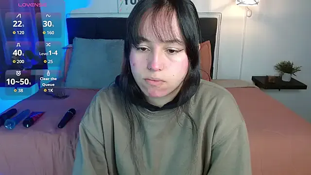 Eymmy_24 on StripChat 