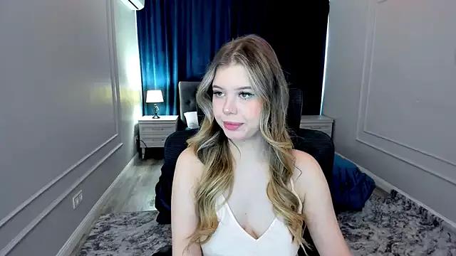 FollowLovee on StripChat 