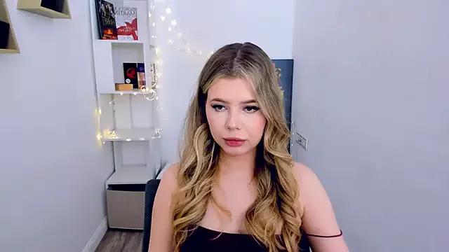 FollowLovee on StripChat 