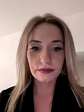 GangBangKitty on StripChat 