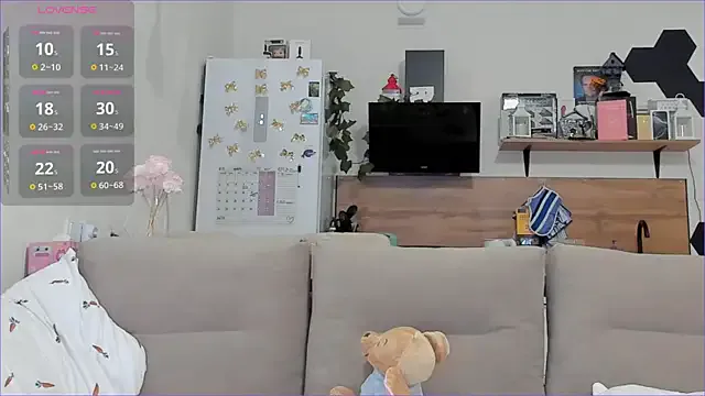 Girl_alone_home on StripChat