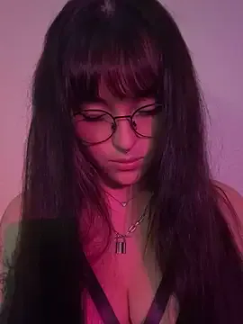 Gloomydoll on StripChat 