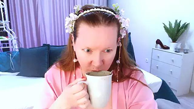 GoddessLara on StripChat 
