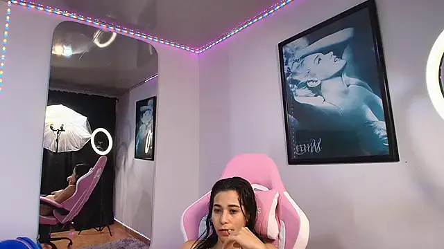 GraceWallace_ — twerking naked