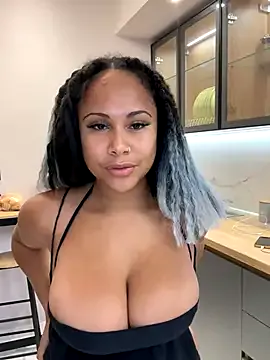 HaileyDiana on StripChat
