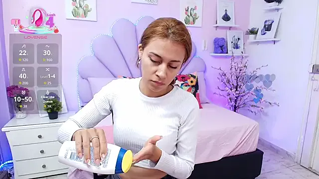 HannaPretthy on StripChat 