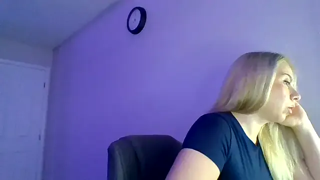 HappyIva on StripChat 