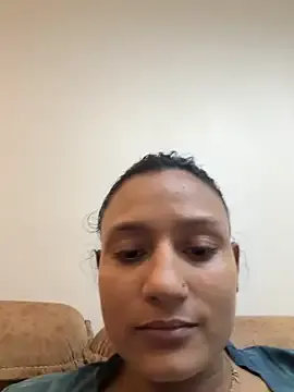 heenashai on StripChat 