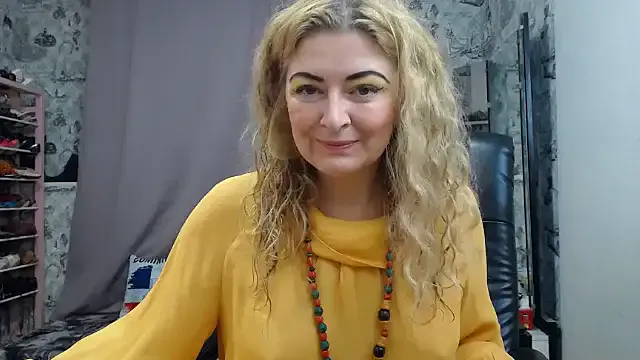 Helen1974 on StripChat 