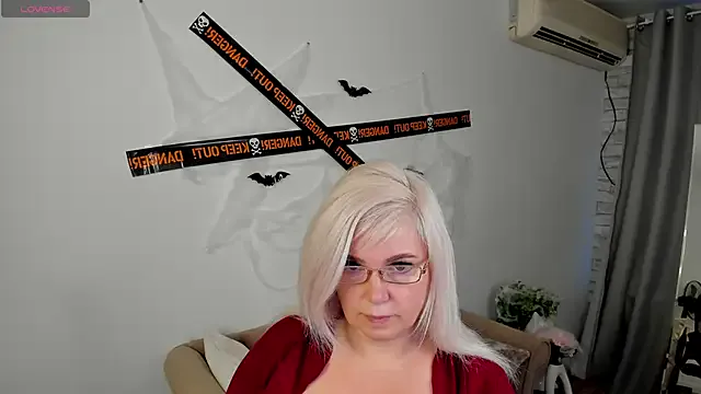 Hella_Fabel on StripChat 