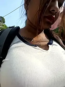 Hot_Urvi on StripChat