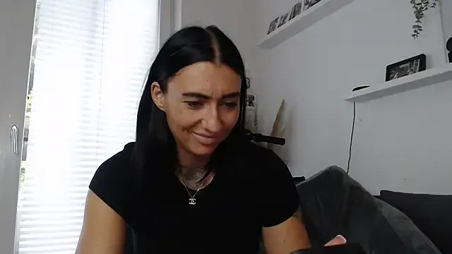 IntiMia on StripChat 