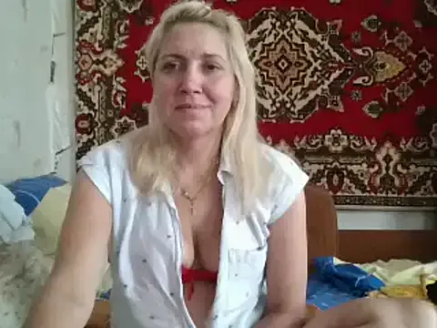 IrinaB1 on StripChat 