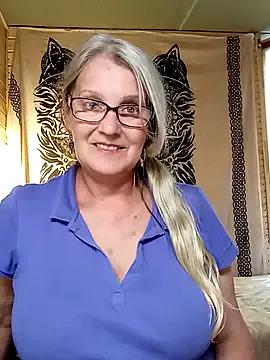 irinamaux on StripChat 
