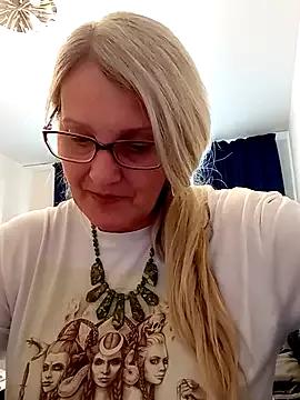 irinamaux on StripChat 