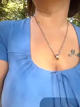 Jassiundich2 on StripChat 